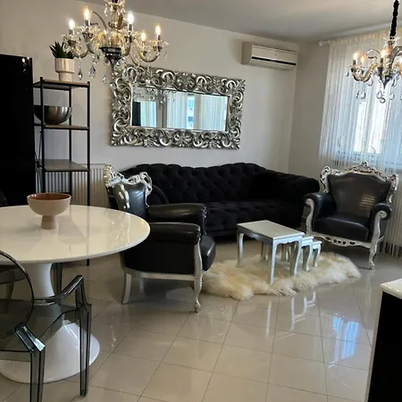 La Dolce Luxury Castagner With Private Parking Apartman