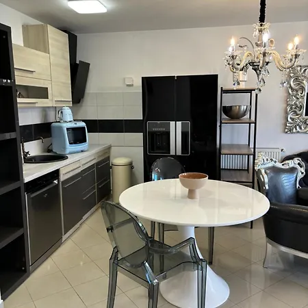 La Dolce Luxury Castagner With Private Parking Apartman *